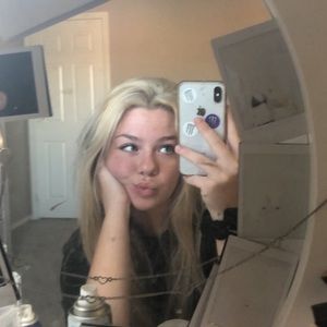 Meet your Posher, Alyssa